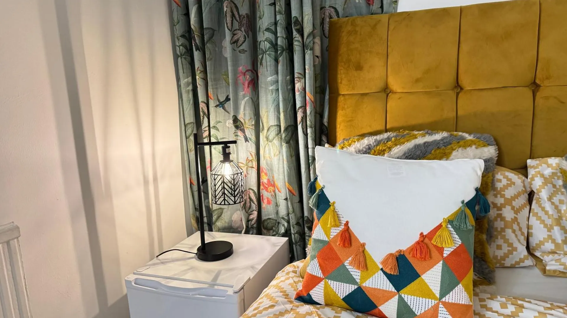 Luxury Room In Sheffield City Road