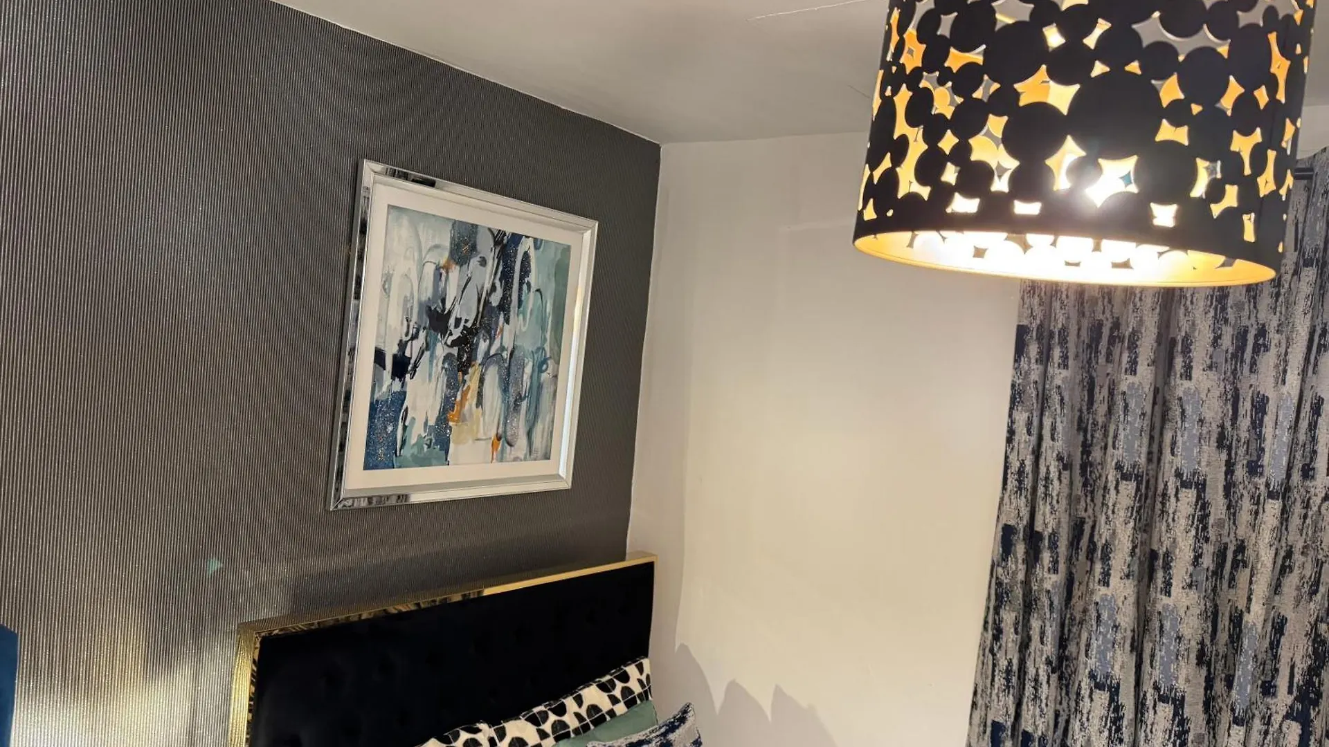 Luxury Room In Sheffield City Road 0*,