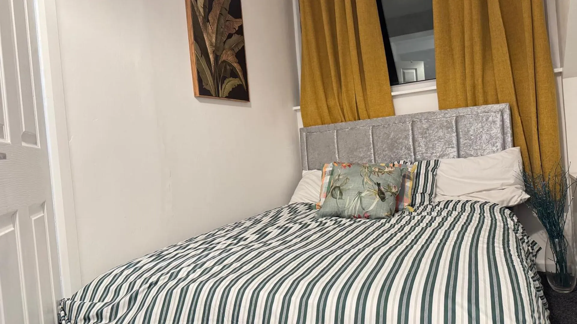Luxury Room In Sheffield City Road Bed & Breakfast