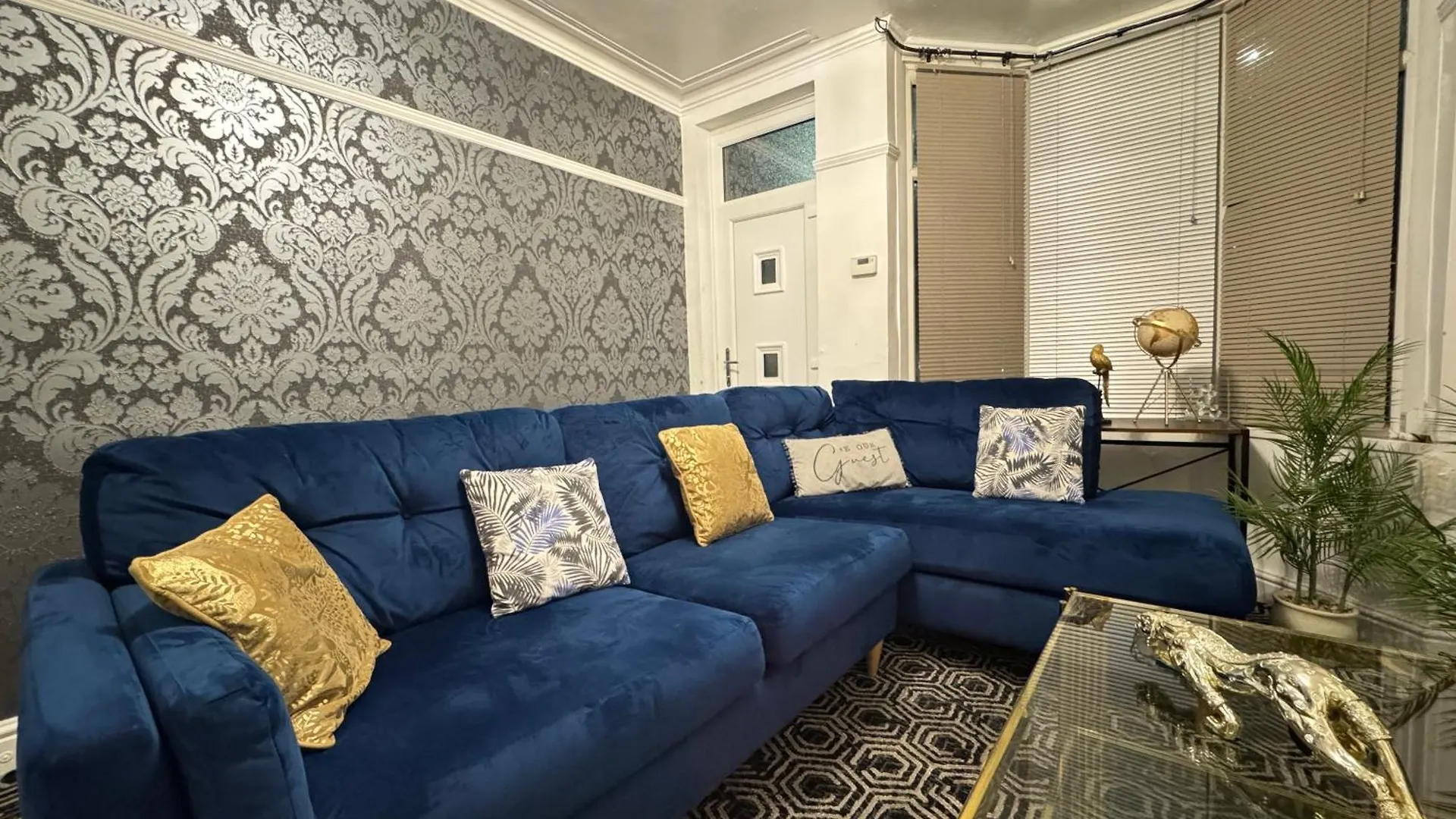 Luxury Room In Sheffield City Road 0*,